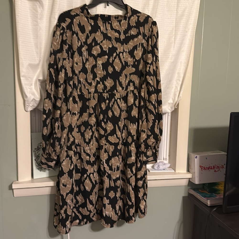 Dress - Picture 2 of 3